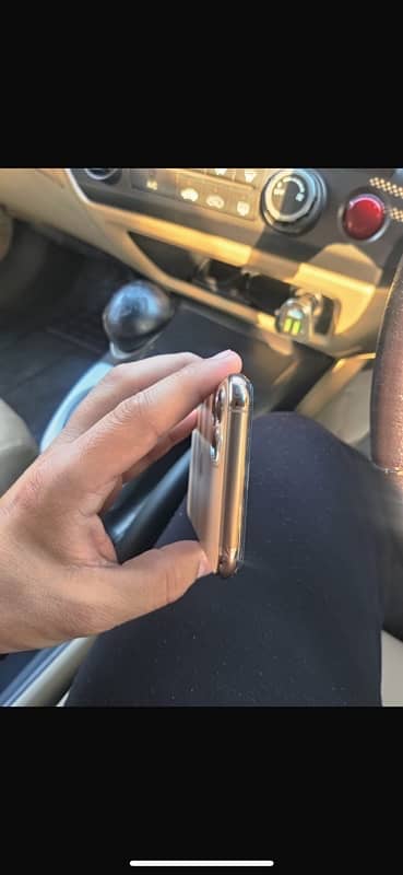 iPhone 11 Pro in mint condition 0