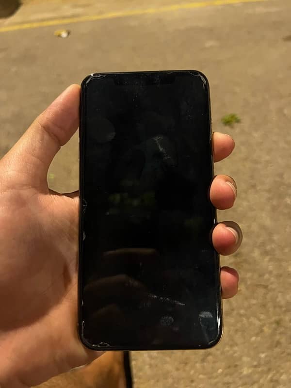 iPhone XS Max 3