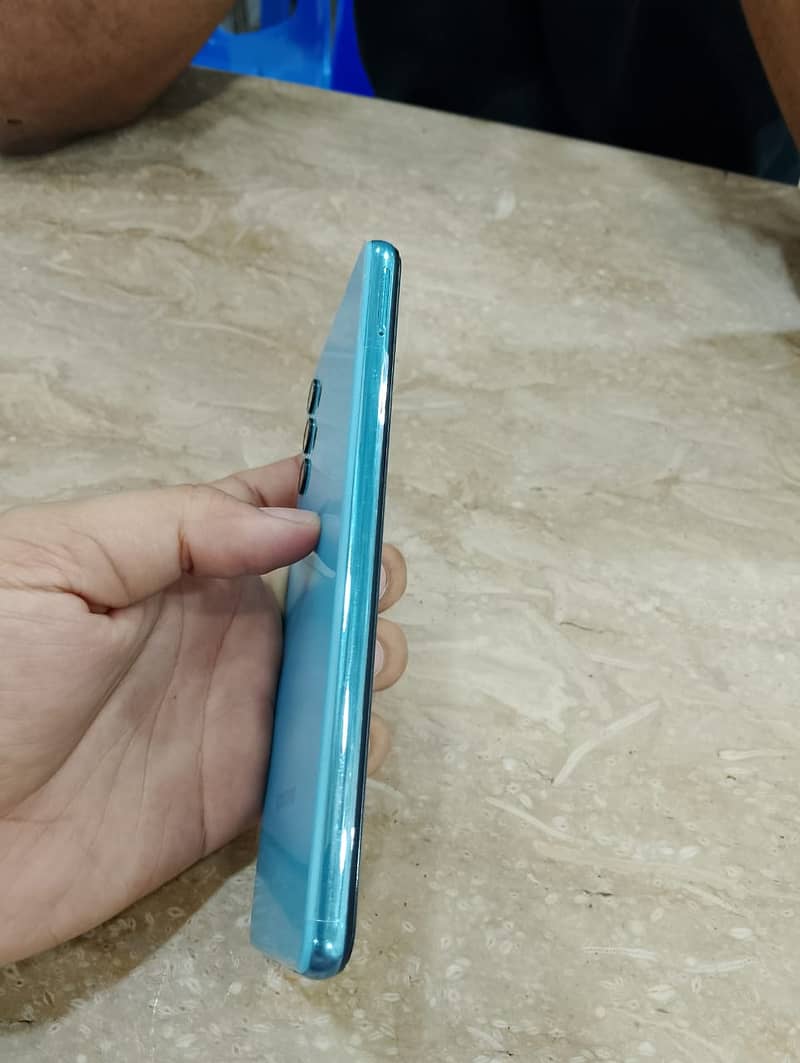 Samsung Mobile A32 Made in Vietnam 3