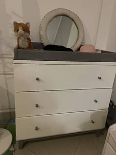 Kids dresser