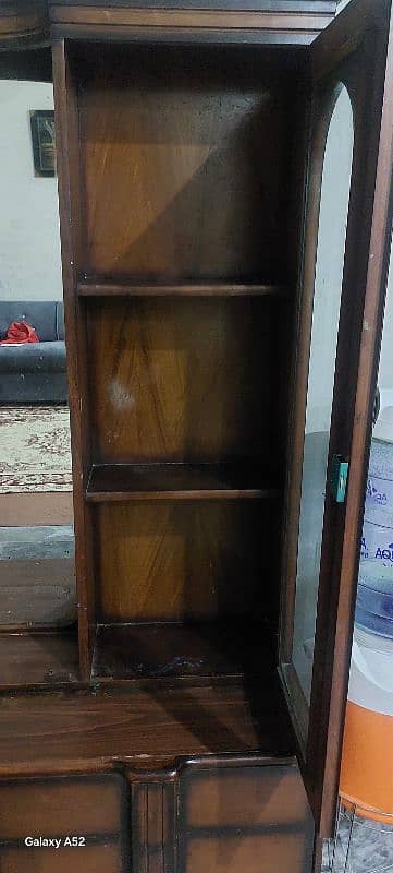 Bed and dressing table set for room 9