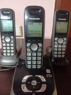 cordless phone with wireless intercom