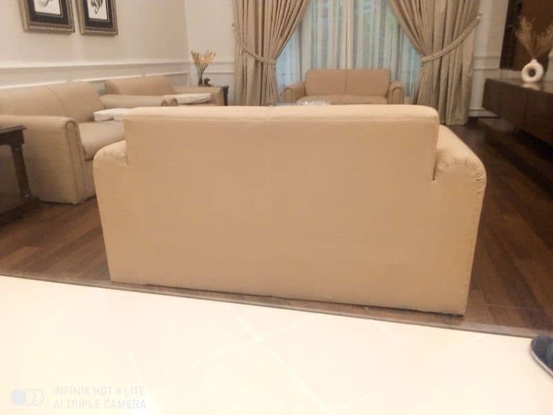 i want to sale 2 seater sofa 6 pec Chair 2 pair Fancy lights 4