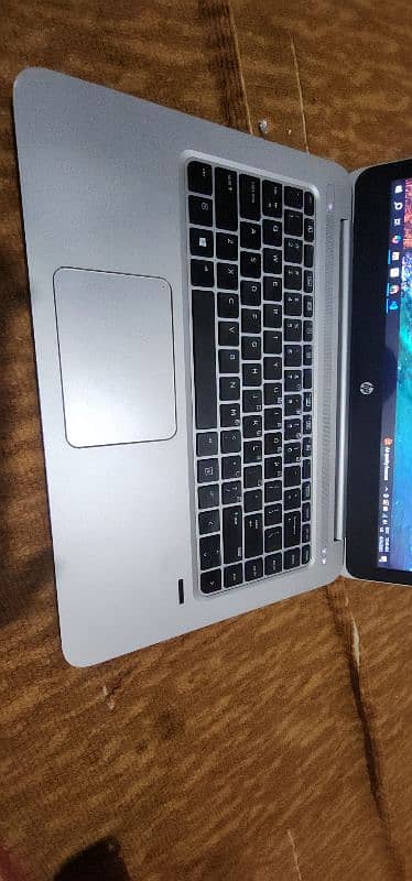 Hp 1040 G3 Core i7 6th Gen 4