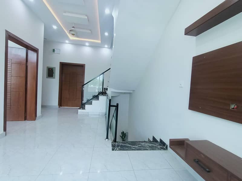 5 Marla Beautiful House For Sale Ideal Location 8