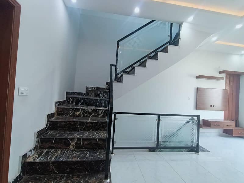 5 Marla Beautiful House For Sale Ideal Location 12