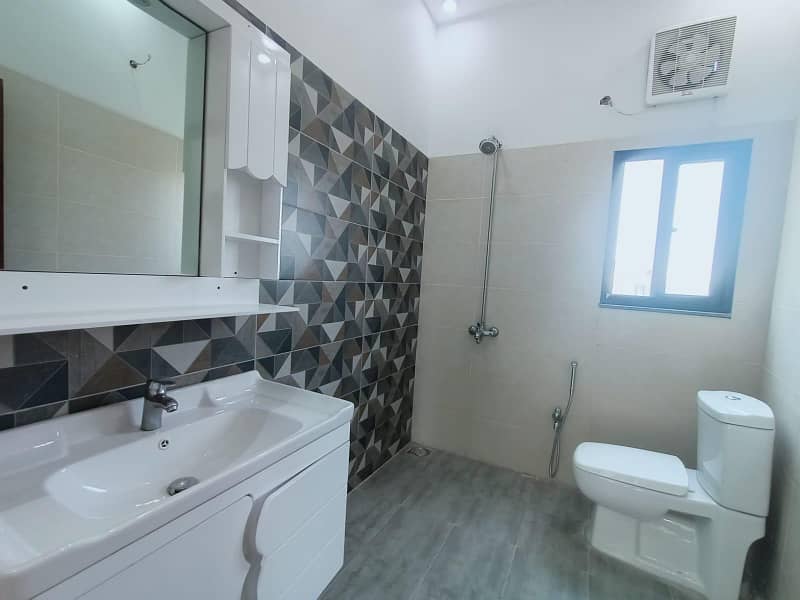 5 Marla Beautiful House For Sale Ideal Location 14
