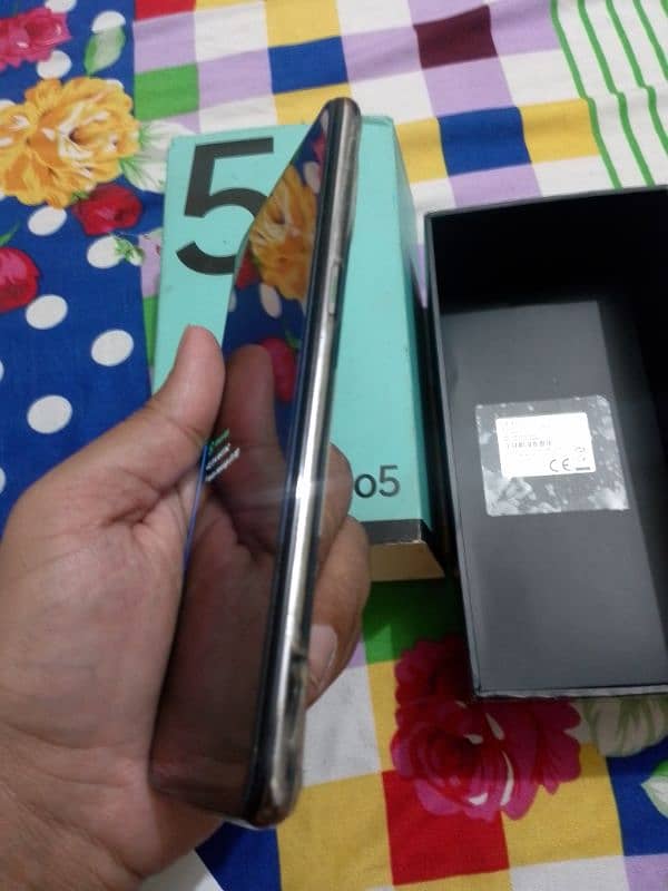 Every thing is Orignal like a new Reno 5 silver 3