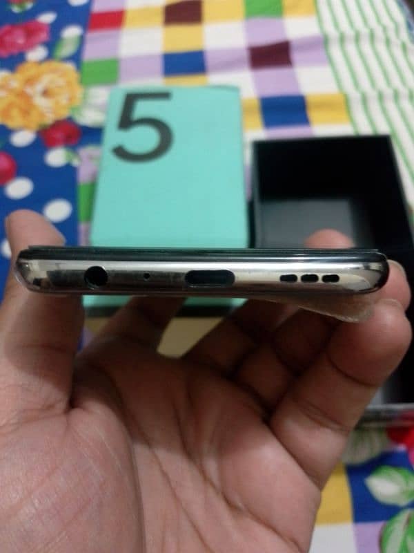 Every thing is Orignal like a new Reno 5 silver 4