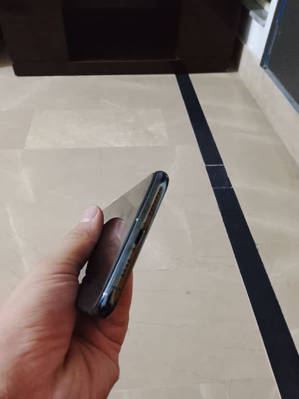 apple iphone 11 pro max 10/10 condition 512Gb 82 battery 5