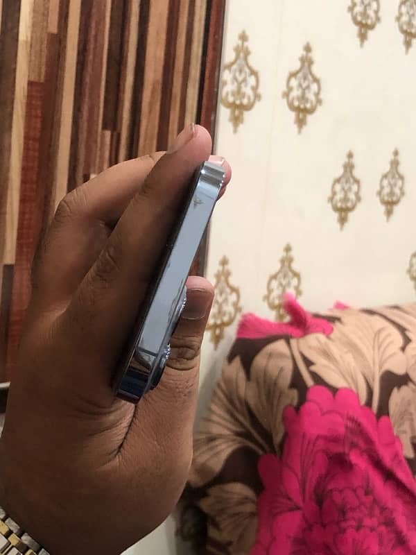 I phone 13 pro max JV 128GB non PTA 4