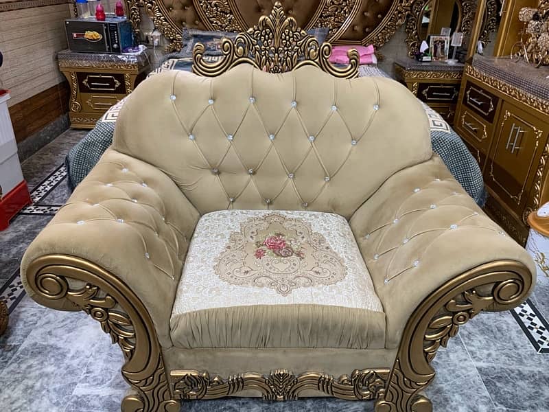 one pice new sofa 0