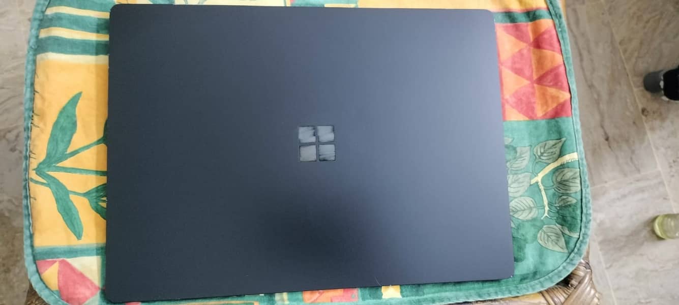Microsoft Surface Laptop 3 15 Inches, Core i7 10th 1