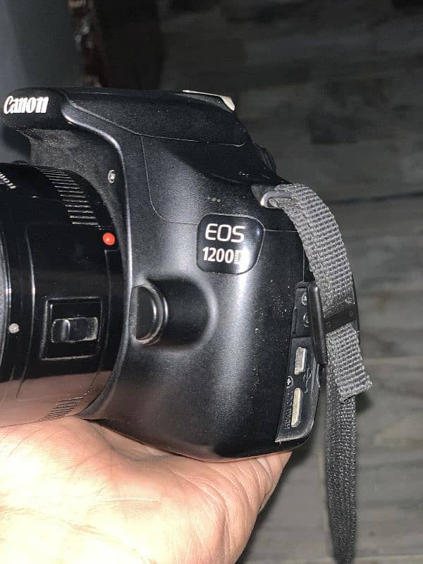 DSLR 1200D 0