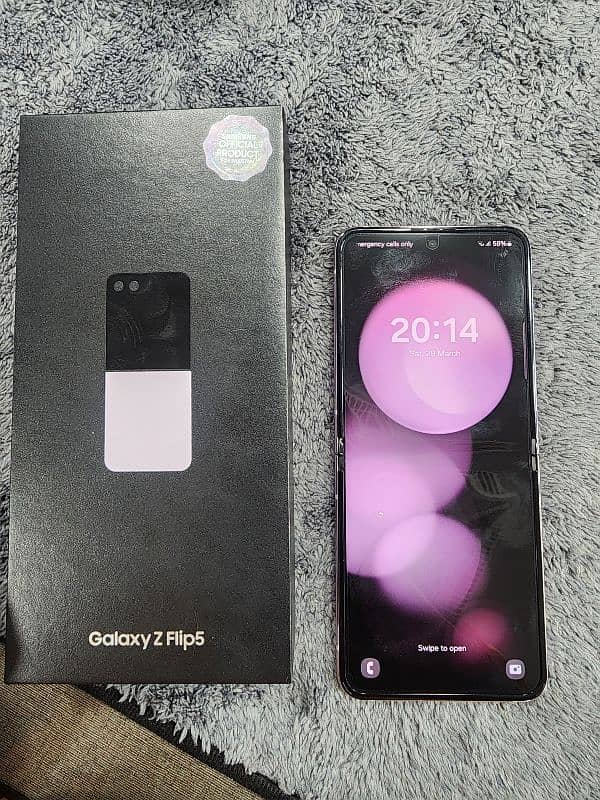 Samsung Z Flip 5 1