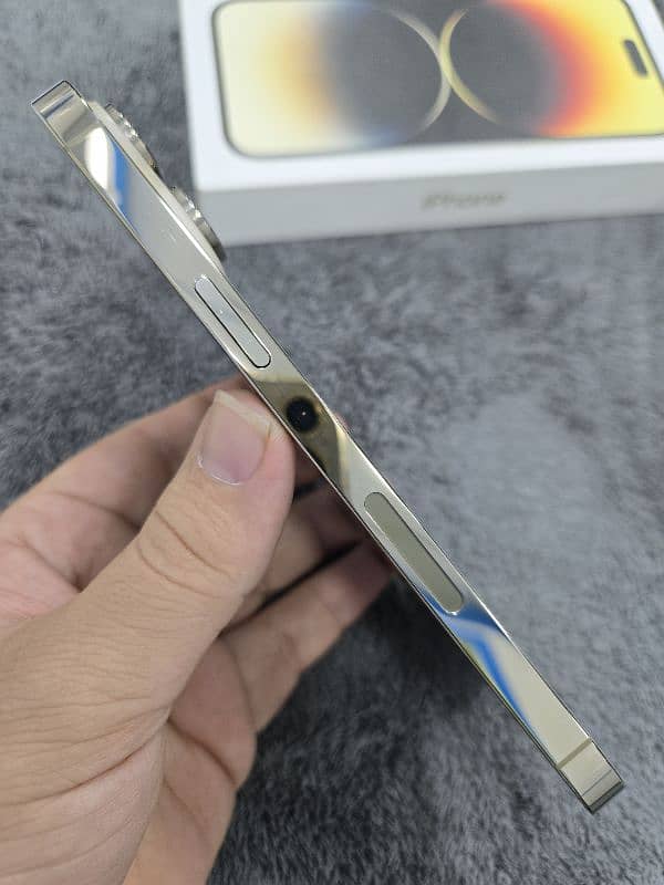 Apple iPhone 14 Pro Max (Non PTA) 4