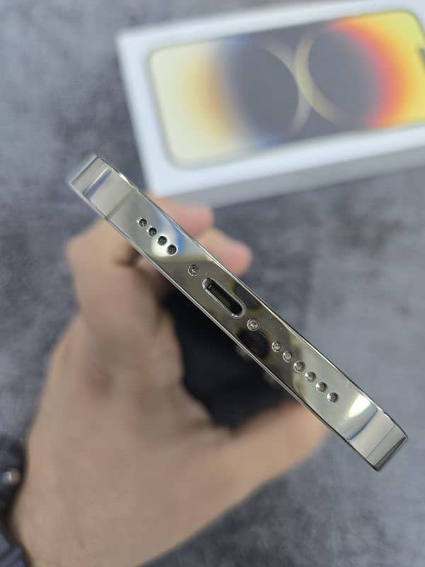 Apple iPhone 14 Pro Max (Non PTA) 8