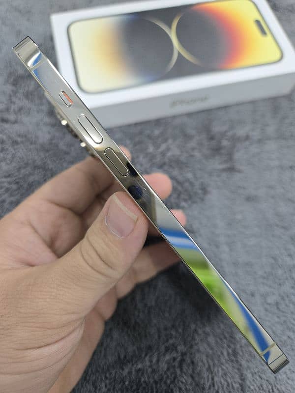 Apple iPhone 14 Pro Max (Non PTA) 9