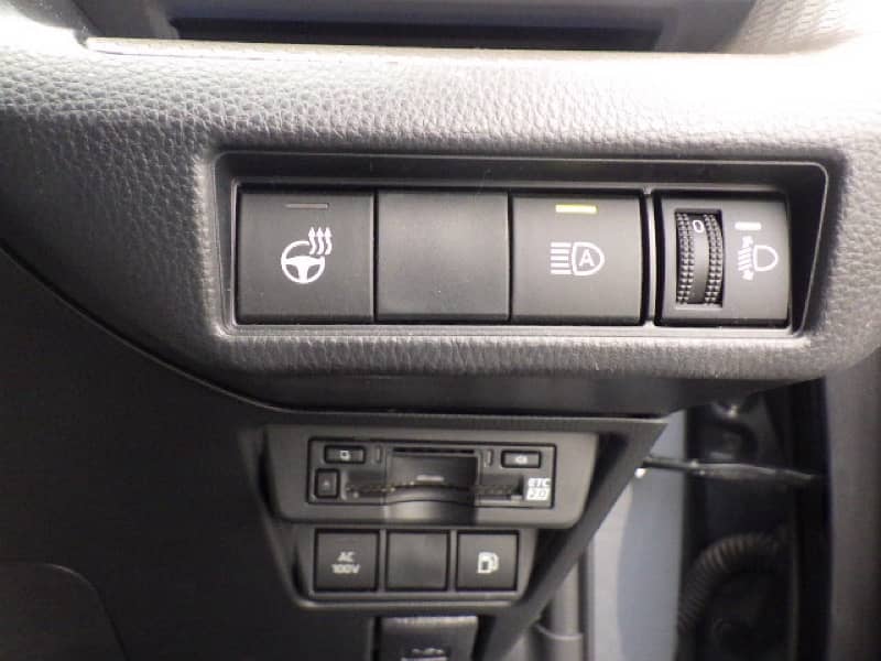 Toyota Prius 2023 13