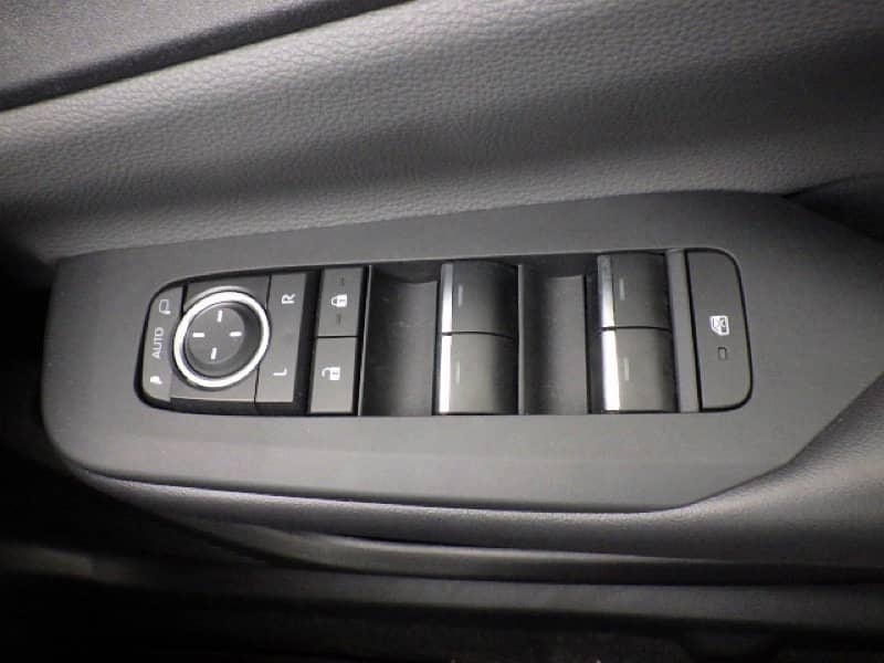 Toyota Prius 2023 17