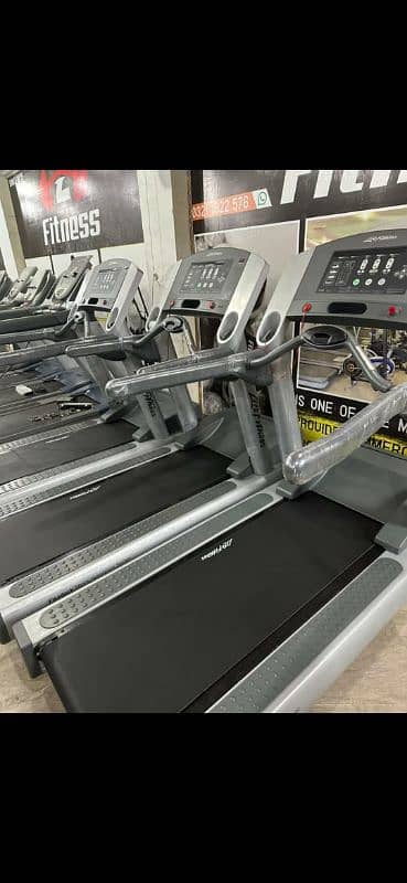 LIFE FITNESS / PRECOR / STARTRAC / TECHNOGYM TREADMILLS ARE AVAILABLE 1