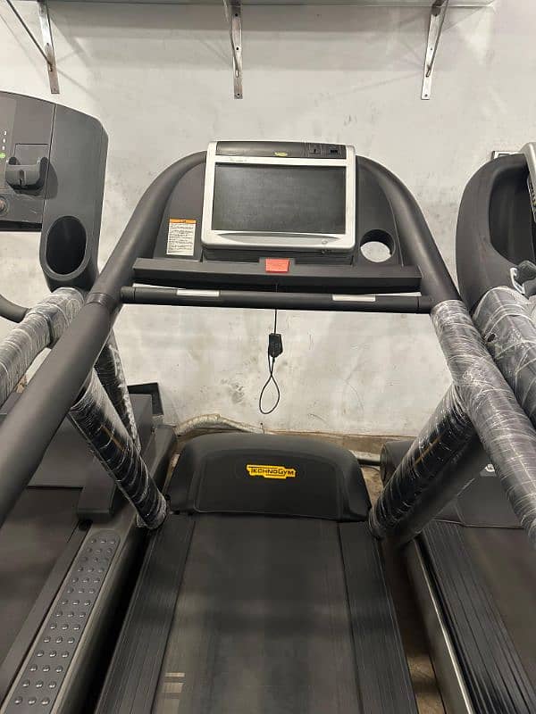 LIFE FITNESS / PRECOR / STARTRAC / TECHNOGYM TREADMILLS ARE AVAILABLE 2