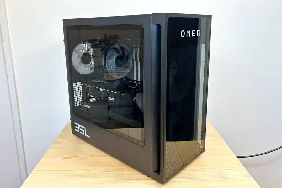 HP OMEN 35L Gaming Pc AMD Ryzen 7 8700G 32GB DDR5-6000 RTX™ 4070 SUPER 0