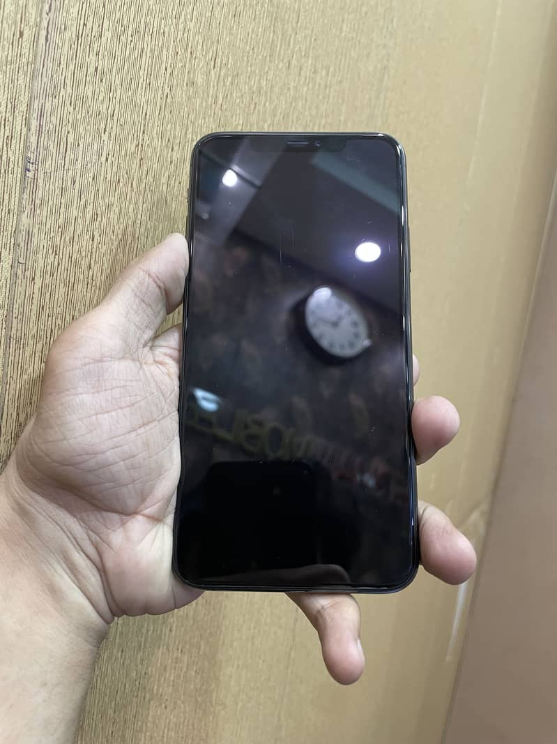 iPhone 11 Pro Max 1