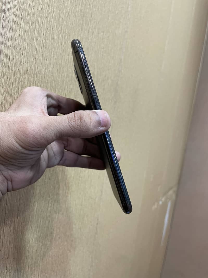 iPhone 11 Pro Max 3