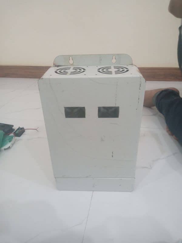 inverter and Mppt box 4