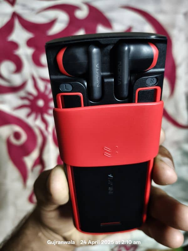 Nokia 5710 Xpress Audio 1