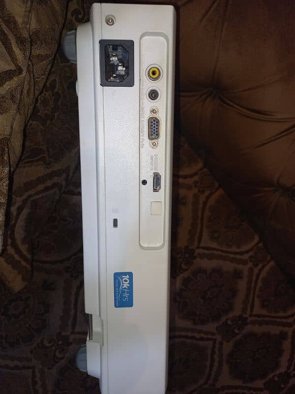sony dx122 projector 2