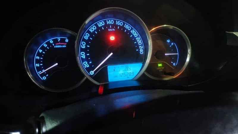 Toyota Corolla XLI 2016 better then civic, city 9