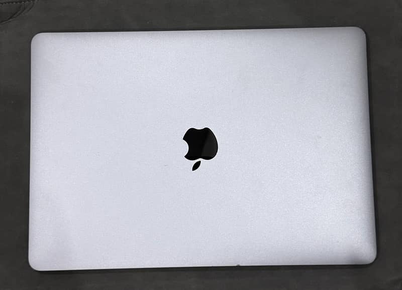 Macbook pro m2 2022 4