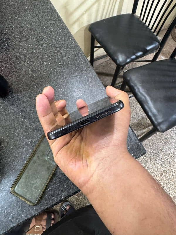 redmi note 11 6 128 box aur mobile charger Nahin Hai 2