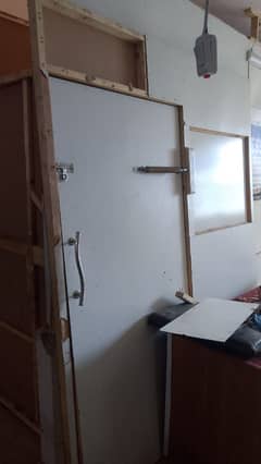 Wood Partition Available for Office Size kafi bary hain