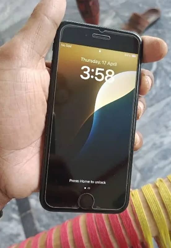 IPhone SE 2020 0
