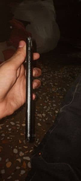 SHARP AQUOS R3 14