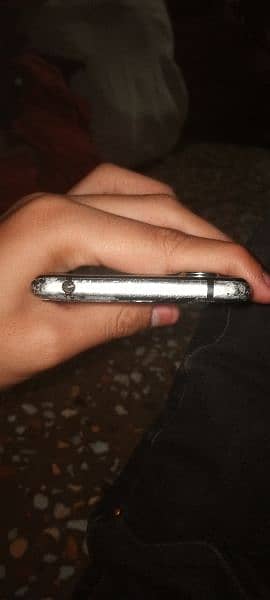 SHARP AQUOS R3 19
