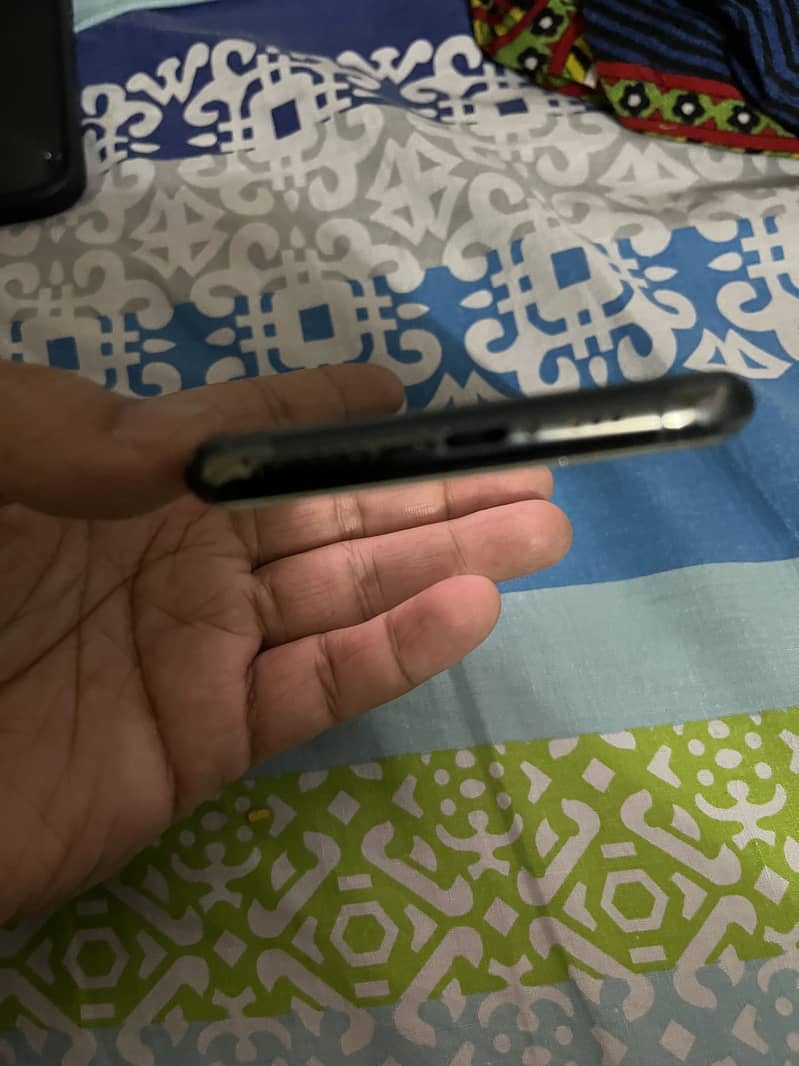 iphone 11pro factroy unlocked PTA approved 1