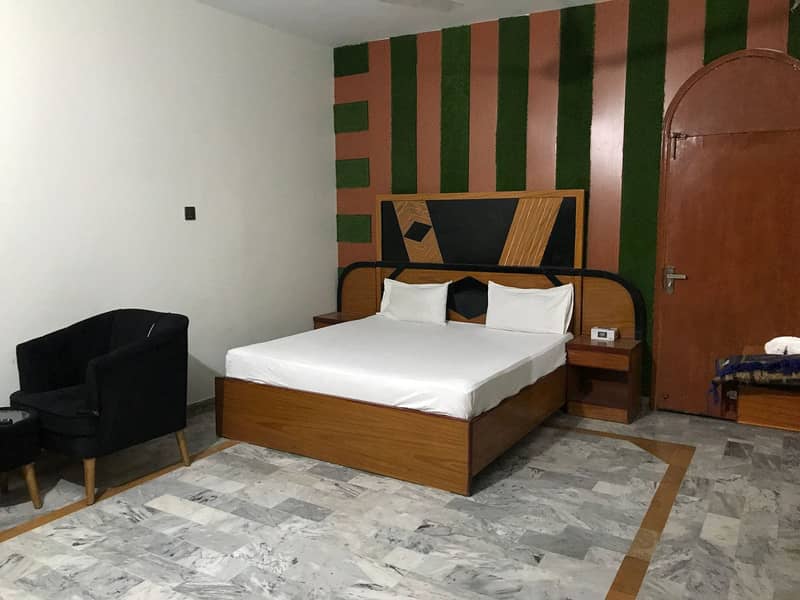 SHORT STAY ROOMS AVAILABLE GULSHAN E IQBAL 9