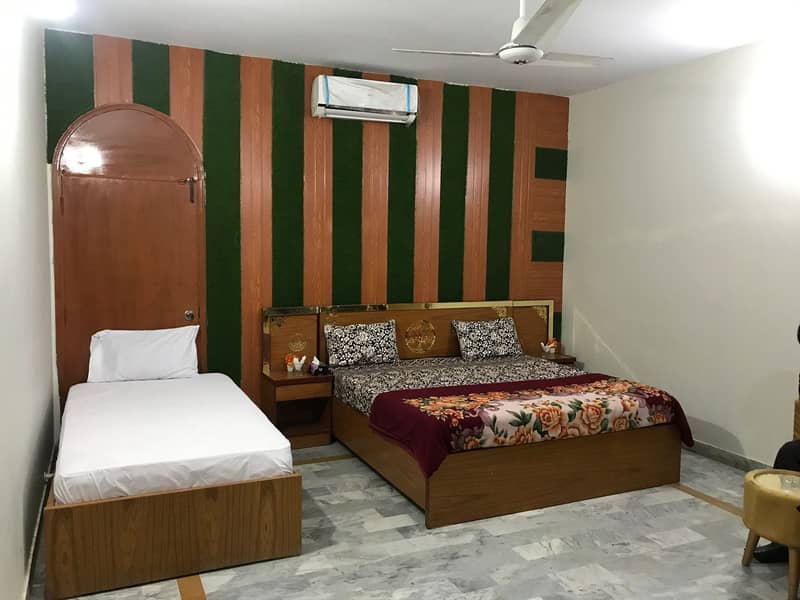 SHORT STAY ROOMS AVAILABLE GULSHAN E IQBAL 11