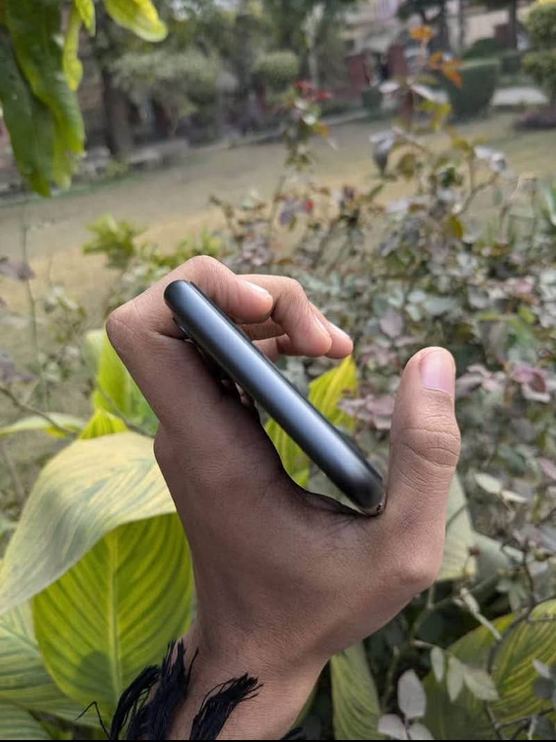 iphone 11 Factory unlocked 2