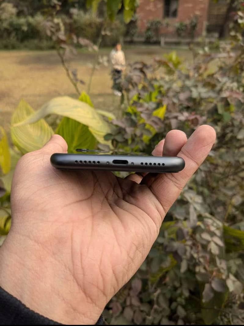 iphone 11 Factory unlocked 7