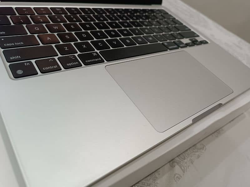 MacBook Air M2 8/256 With Warranty 2