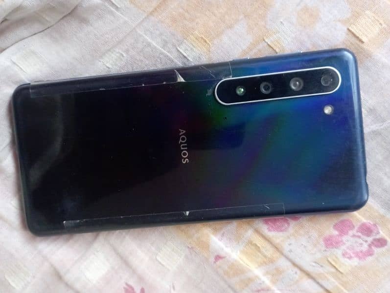 aqous sharp r5g 12gb 256gb 4