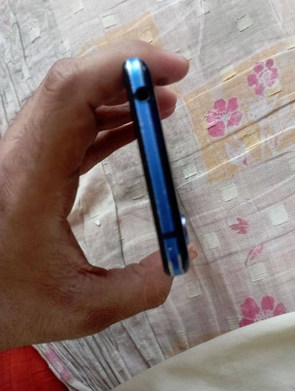 aqous sharp r5g 12gb 256gb 5