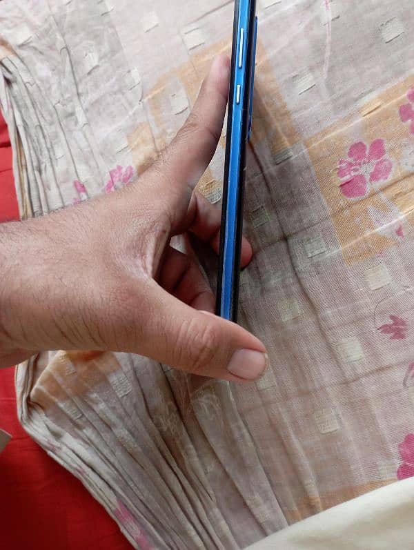 aqous sharp r5g 12gb 256gb 6