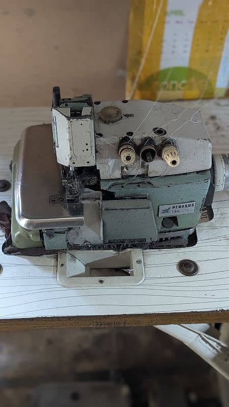 L52 overlock machine 1
