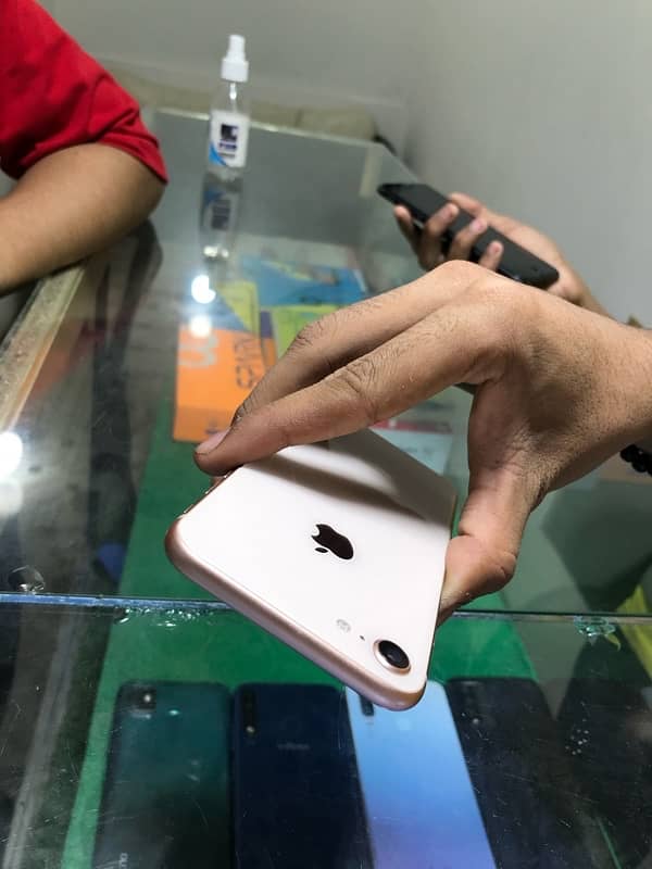 iphone 8 64gb 99 bh  all ok 3
